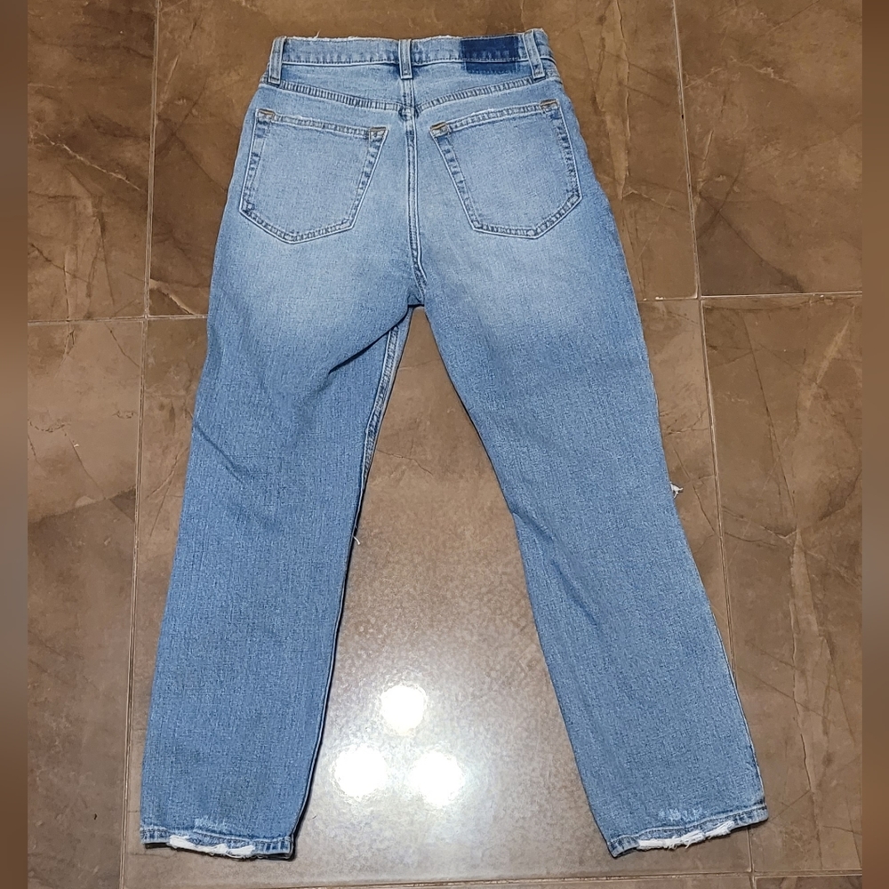 SOLD Abercrombie & Fitch Ultra High Rise Ankle Straight Jeans - Picture 6 of 6